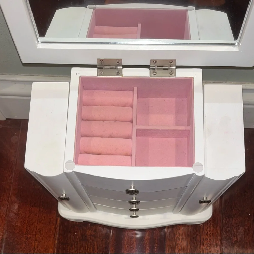 White Jewelry Box - Picture 2 of 11